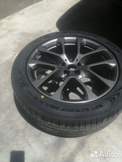 Dunlop SP Sport Maxx 060+ 275/45 R20