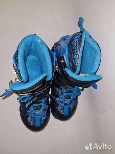 Роликовые коньки и комплект защиты