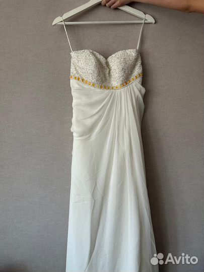 Свадебное платье размер S (44) на шнуровке