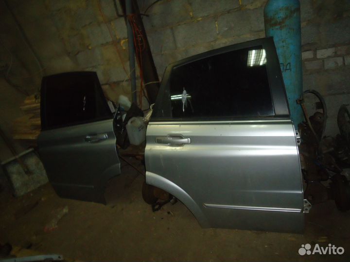 Стекло боковое заднее SsangYong Actyon 1 2005-2010