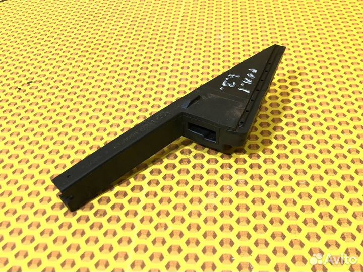 Уголок двери наружный задний левый Hyundai Solaris