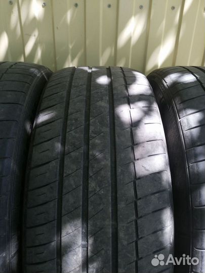 Habilead PracticalMax H/P RS26 235/45 R20 100W