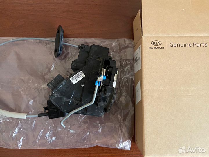 Замок двери задней правой kia optima 2017