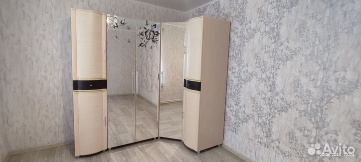 Угловой шкаф с зеркалом бу