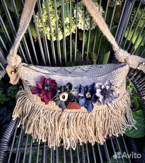 Сумка с бахромой крючком на молнии через плечо