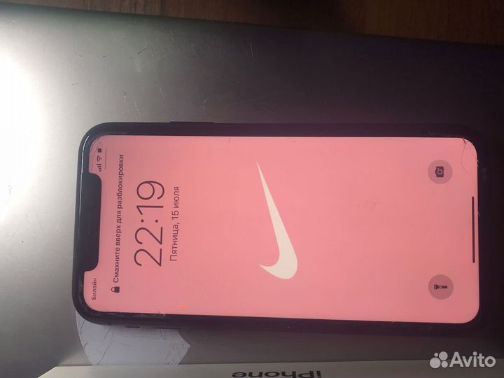 Телефон iPhone 11