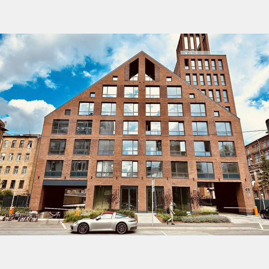 3-к. квартира, 105,4 м², 1/9 эт.
