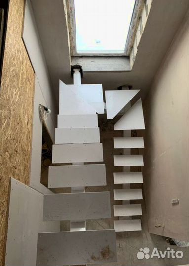 Прямая лестница на металлокаркасе