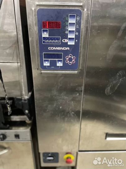 Посудомоечная машина конвейерного типа