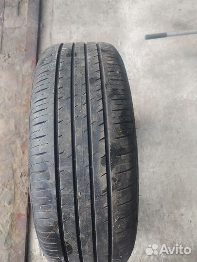 Goodyear EfficientGrip Performance SUV 225/55 R19 99