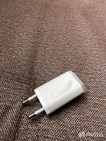 Зарядка на iPhone 5w 1А оригенал