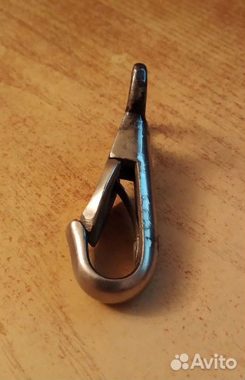 Карабинчик на флягу