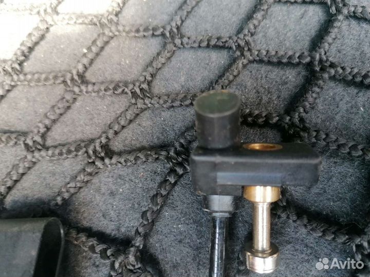 Датчик положения коленчетого вала,на гольф4 1.4 98