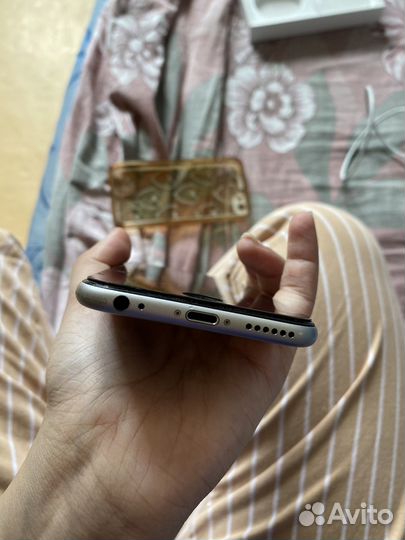 Телефон iPhone 6s