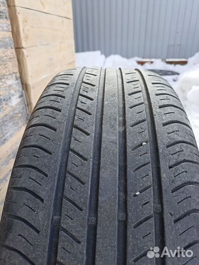 Hankook Optimo ME02 215/60 R16 95H