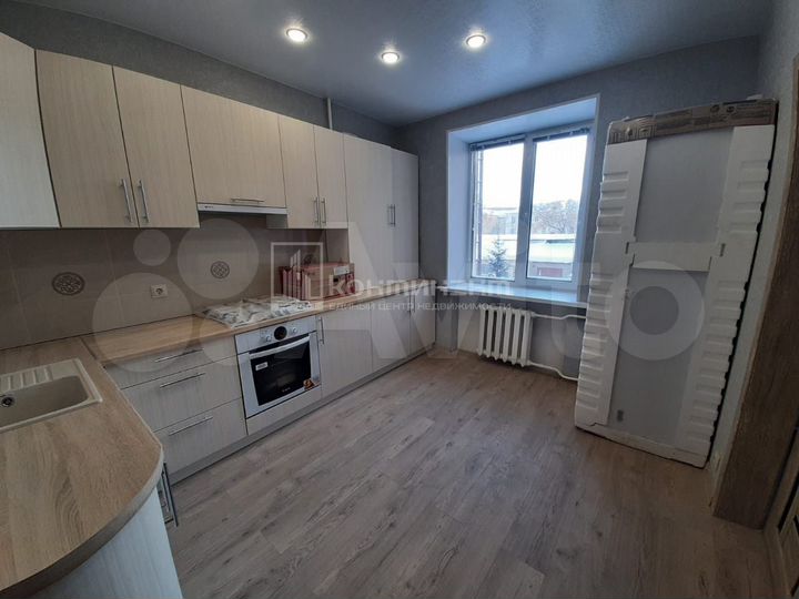 4-к. квартира, 101 м², 2/3 эт.