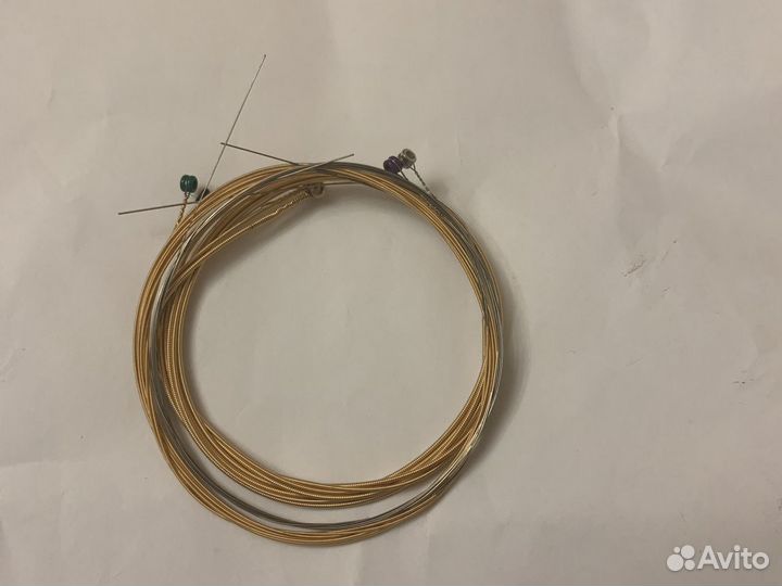 Новые струны для акустической гитары