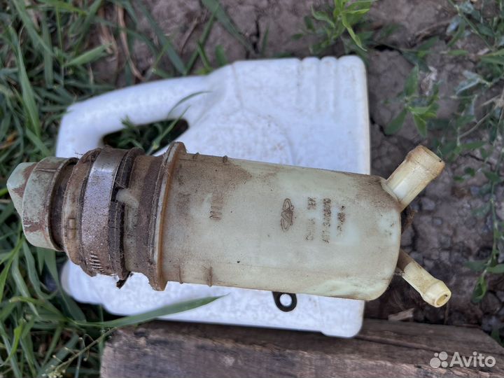 Расширительный бачок,бачок гур,омывателя Chery