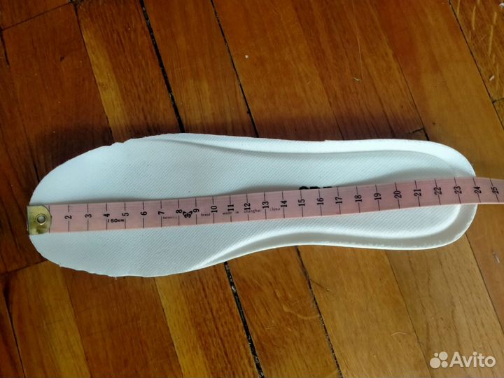 Кроссовки женские