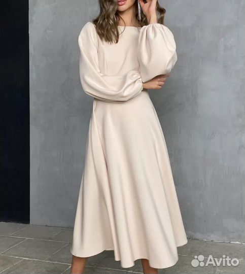 Платье вечернее бежевое б/у