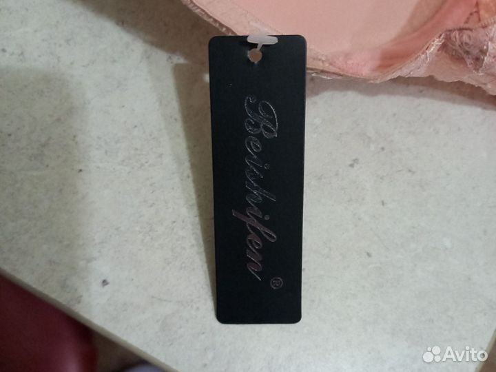 Бюстгальтер новый 90C