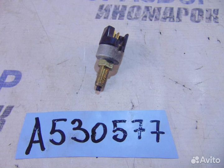 Датчик включения стопсигнала для Mitsubishi RVR 1