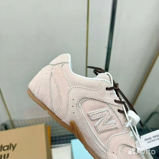 Свитер New Balance Miu Miu