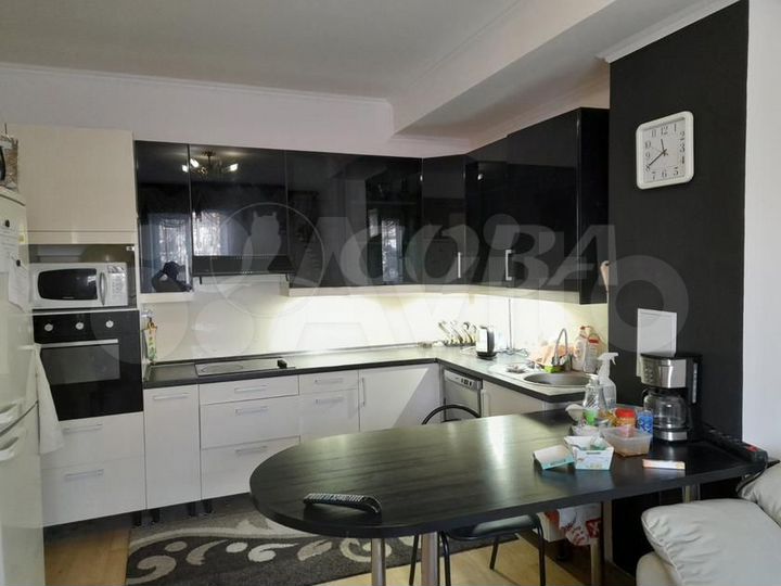 3-к. квартира, 96 м², 1/14 эт.