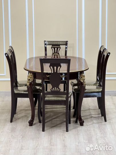 Стол и стулья