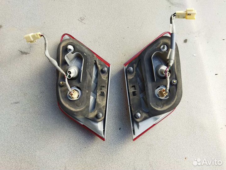 Стопы багажника Toyota Camry v40