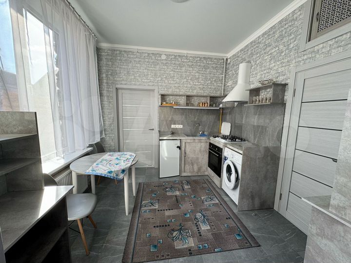 2-к. квартира, 52 м², 1/2 эт.