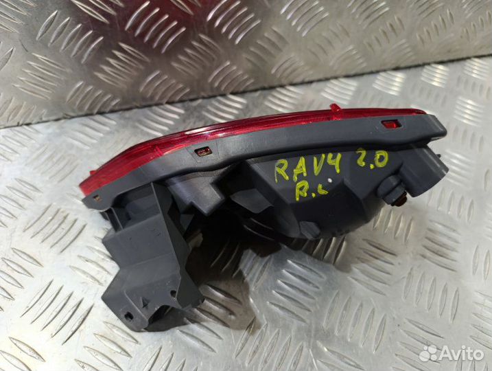 Фонарь противотуманный задний левый Toyota Rav4