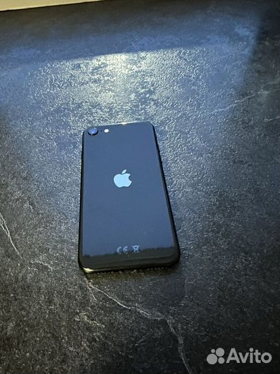 Телефон iPhone SE 2020