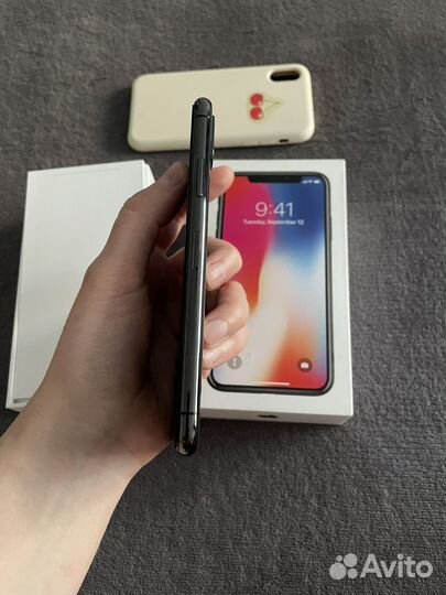 iPhone X, 64 ГБ