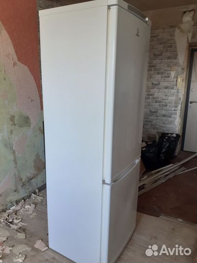 Холодильник indesit бу