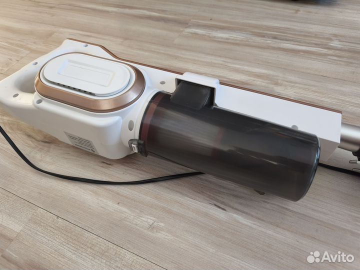 Вертикальный пылесос