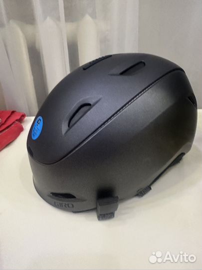 Горнолыжный шлем