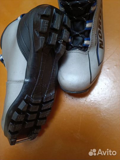 Лыжные ботинки