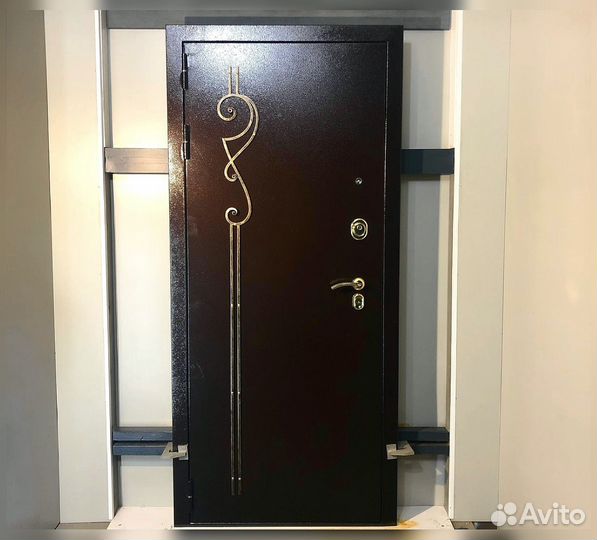 Входная дверь