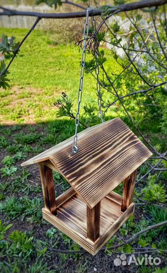 Кормушка для птиц из дерева