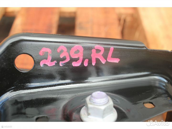 Рычаг на toyota corolla sport NRE210 8NR-FTS