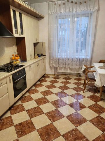 2-к. квартира, 84,2 м², 2/5 эт.