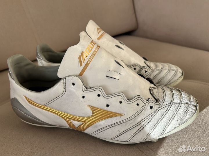 Бутсы футбольные mizuno