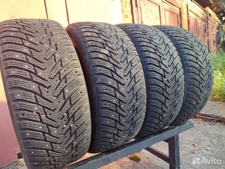 Nokian Tyres Hakkapeliitta 8 225/50 R18