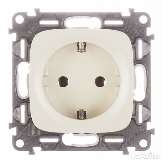 Розетка Legrand Valena Allure 753821 скрытая устан