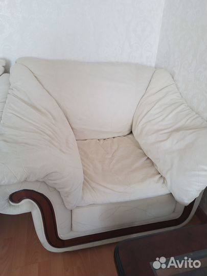 Продам диван и два кресло