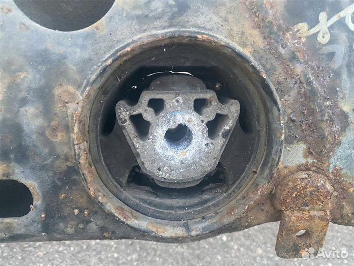 Подрамник передний Vw Jetta 2011