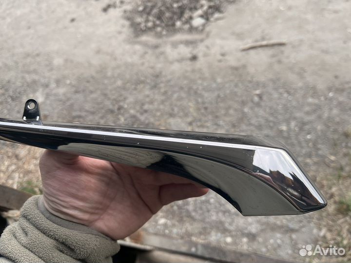 Нижняя накладка хром правого зеркала Lexus Rx 4