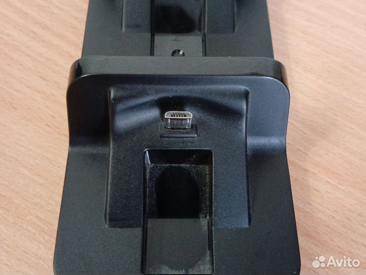 Зарядное устройство для 2х геймпадов PS4