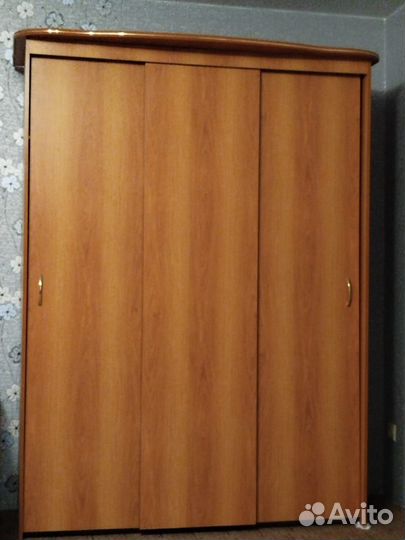 Шкаф